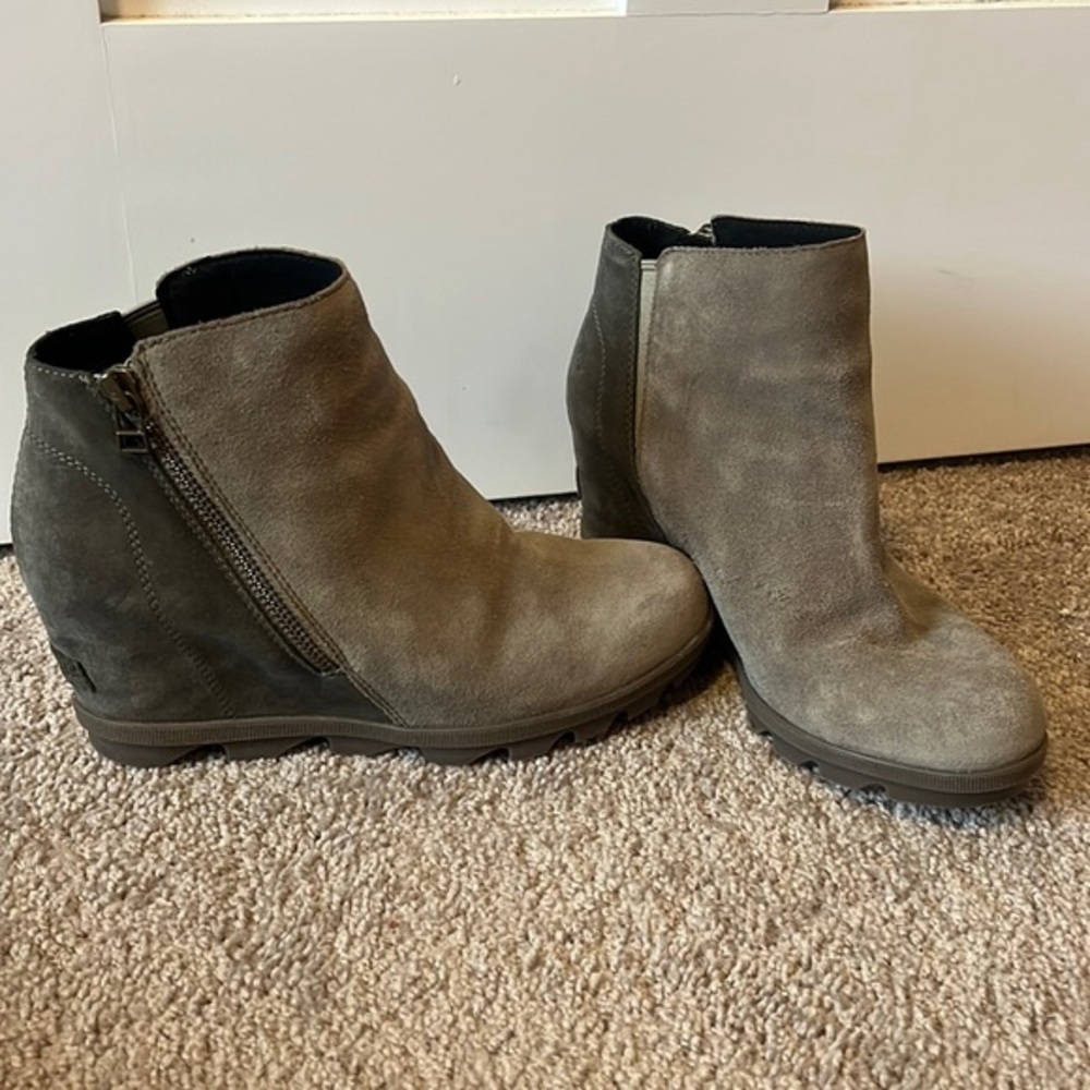Sorel Women's Gray Wedge Ankle Boots